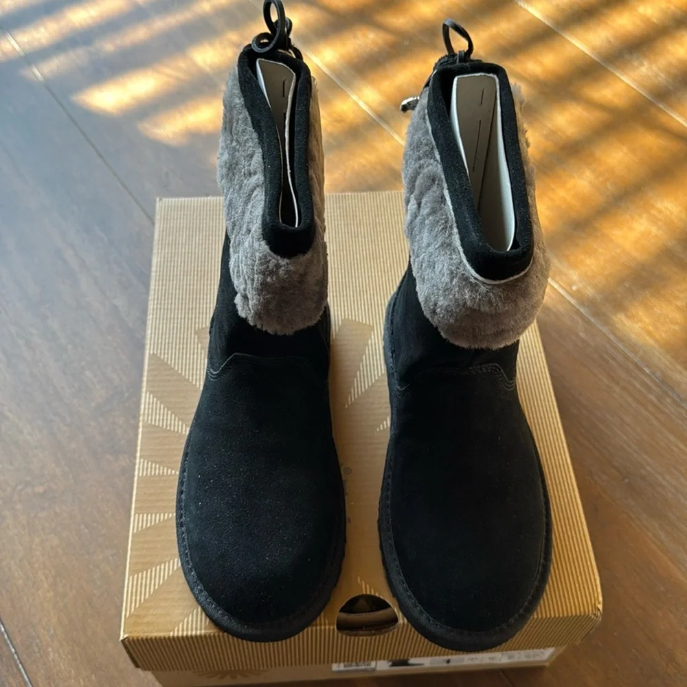 New Size 1 Ugg K Pollie Suede Wool Boots with squirrel and acorn details